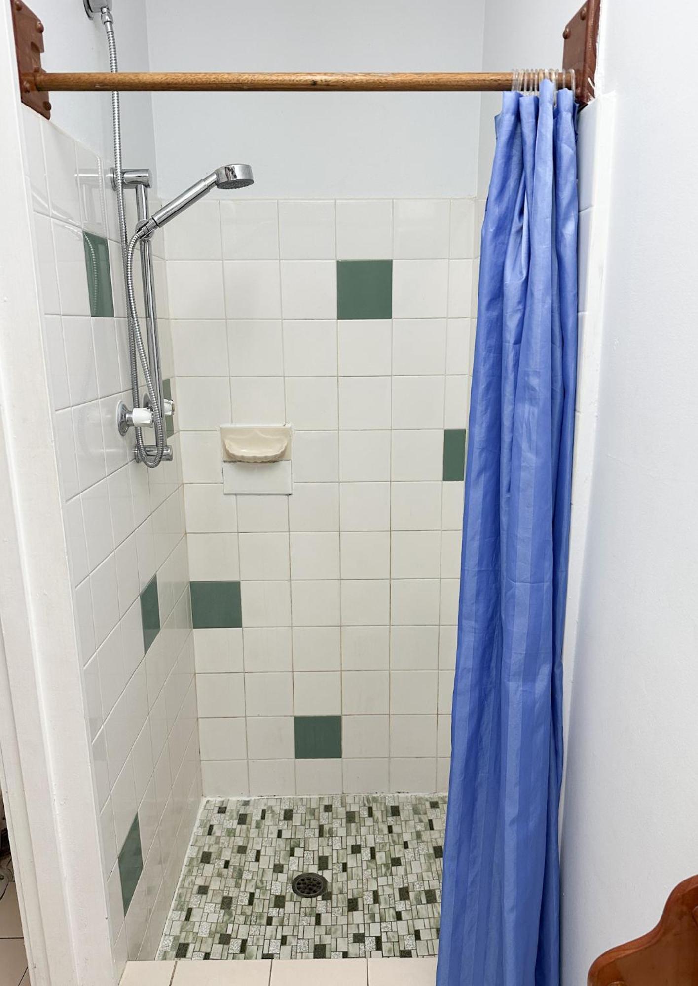 Ocean View Motel Боуен Екстериор снимка