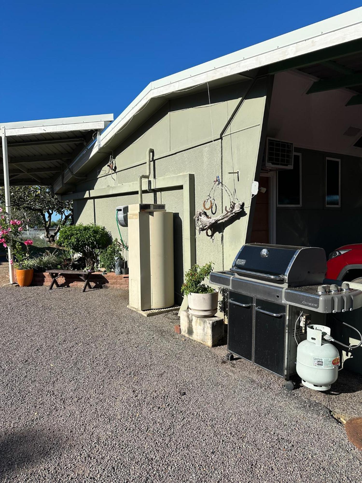 Ocean View Motel Боуен Екстериор снимка