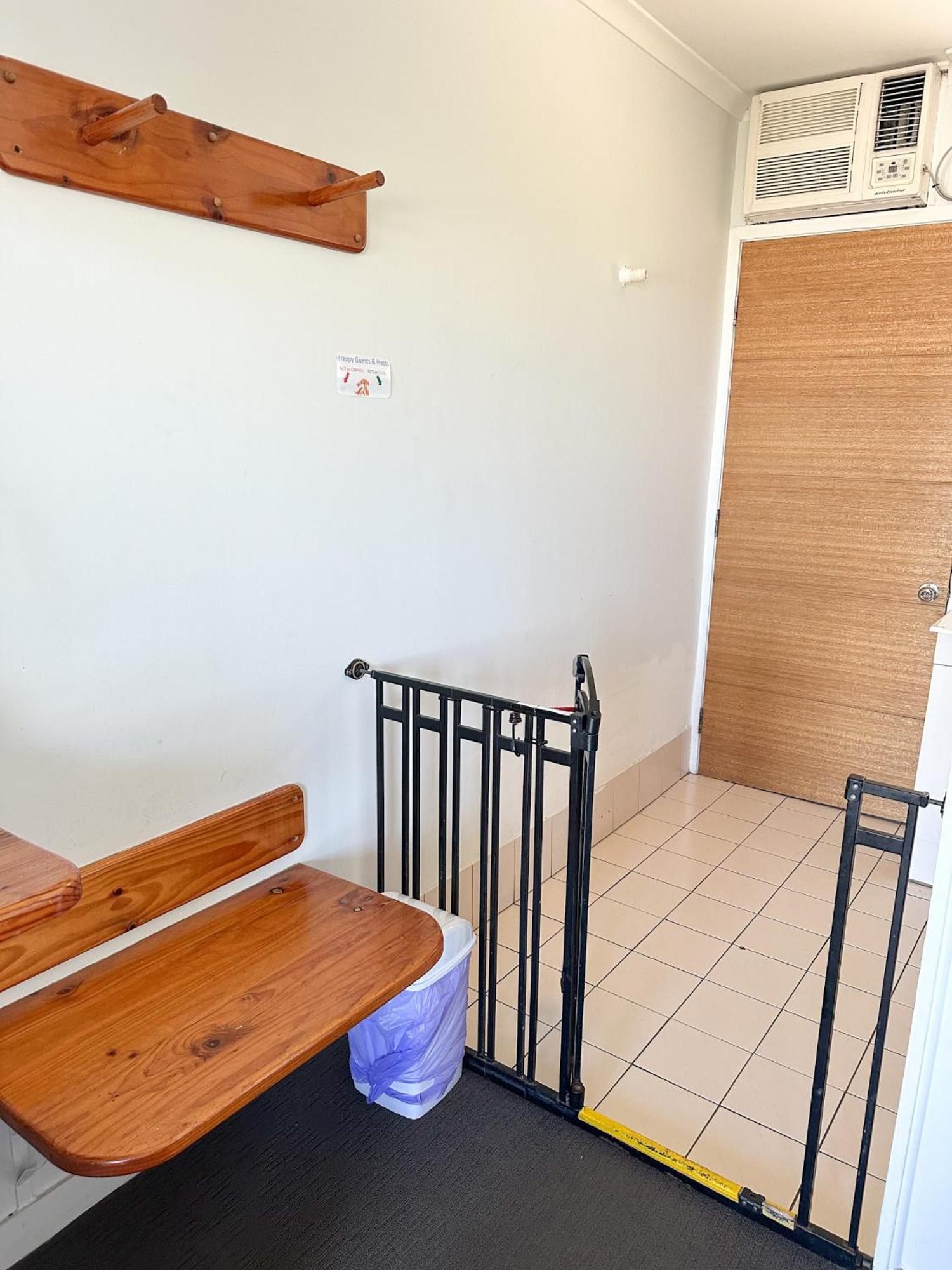 Ocean View Motel Боуен Екстериор снимка